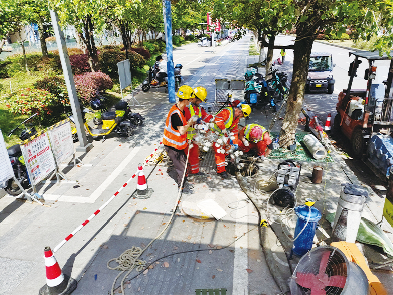  隆尧UV-CIPP紫外光固化修复